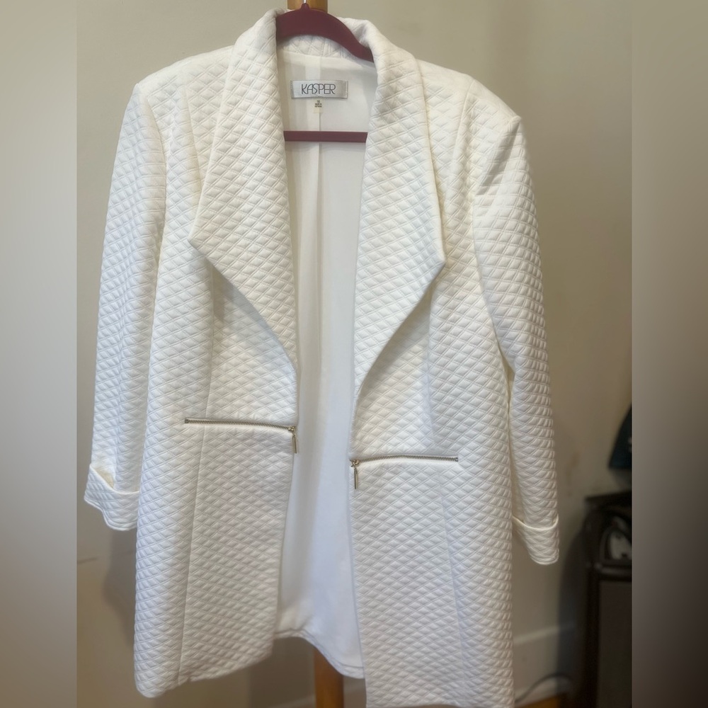 $ 28. Kasper Women's Off-White Quilted Blazer
NEW Never wore